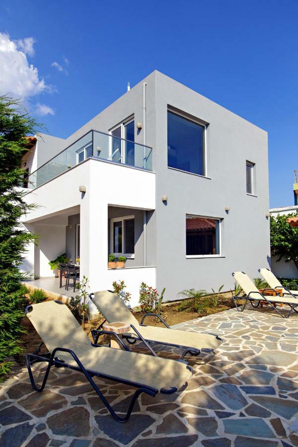 Irida Guesthouse By The Pool بلاكاس المظهر الخارجي الصورة