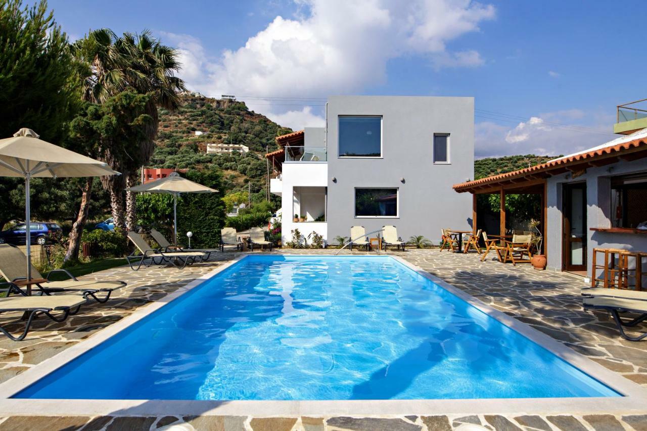 Irida Guesthouse By The Pool بلاكاس المظهر الخارجي الصورة