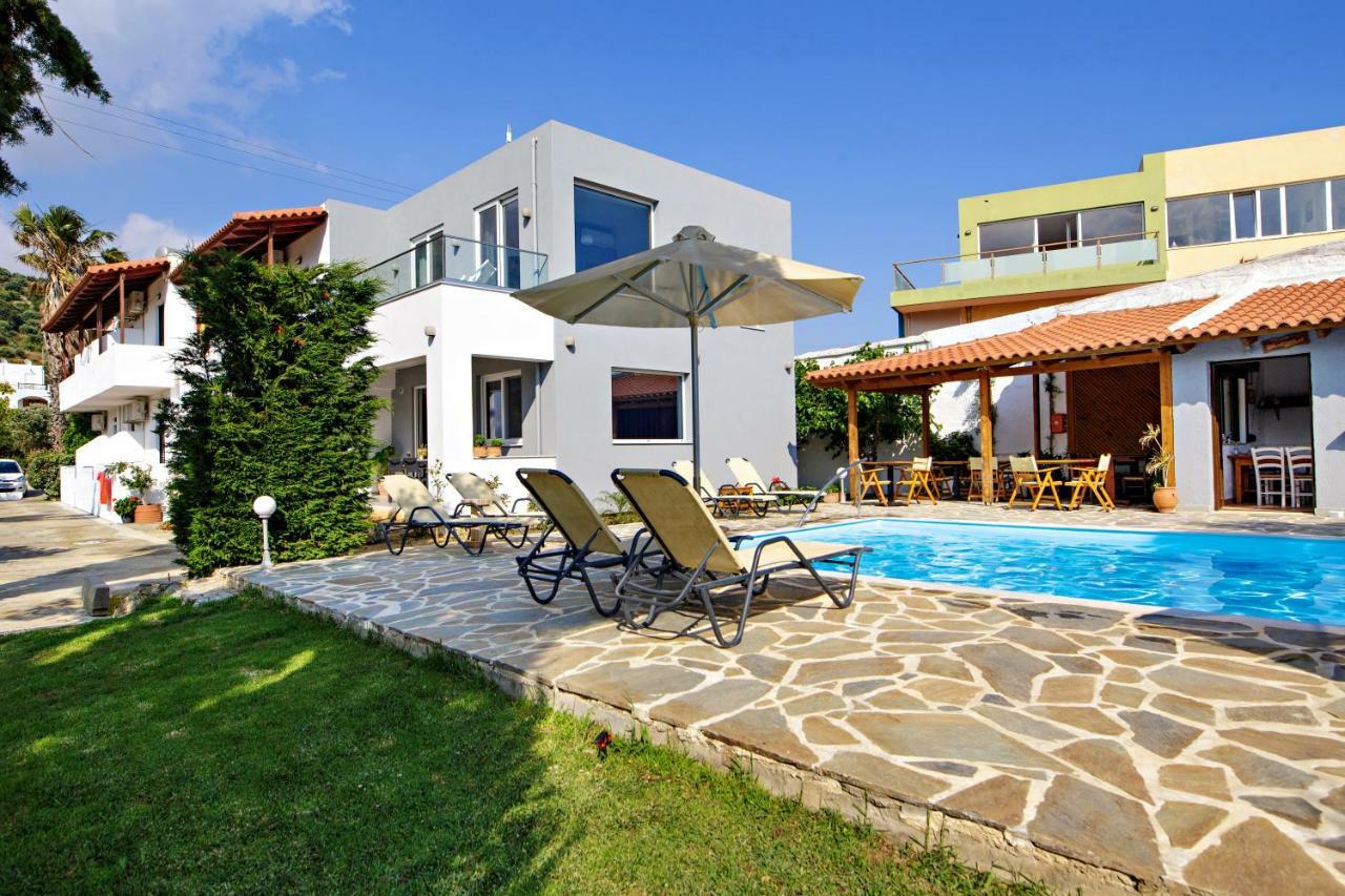Irida Guesthouse By The Pool بلاكاس المظهر الخارجي الصورة